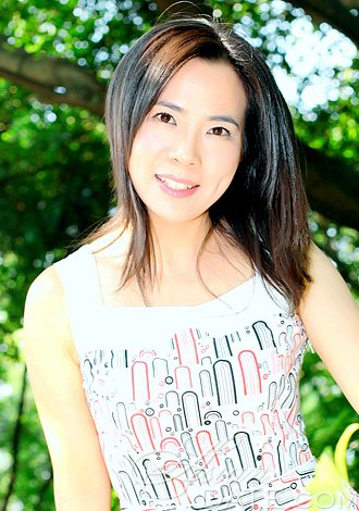 Gorgeous profiles pictures, perfect ten member: Yanqiu from Guilin
