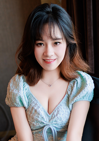 Date the member of your dreams: Asian profile Yining from Shanghai