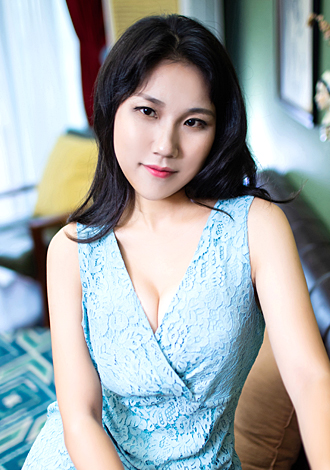 Date the member of your dreams: attractive Asian member Li from Chongqing